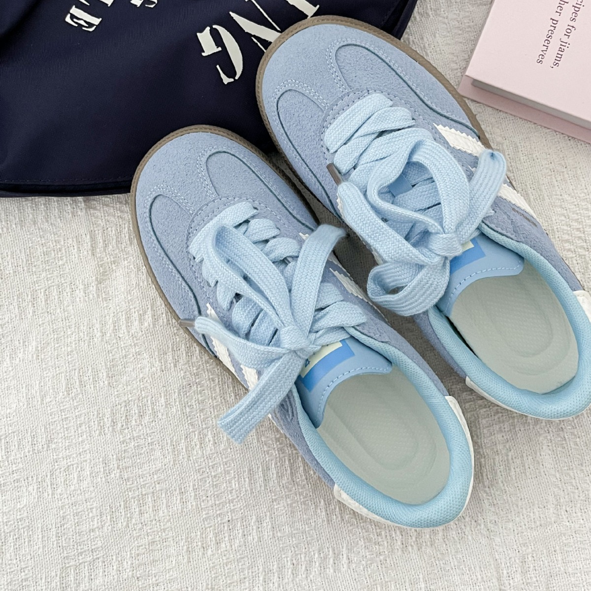 Vintage-style sneakers for wom - مراجعة Women Shoes Sale وسعره