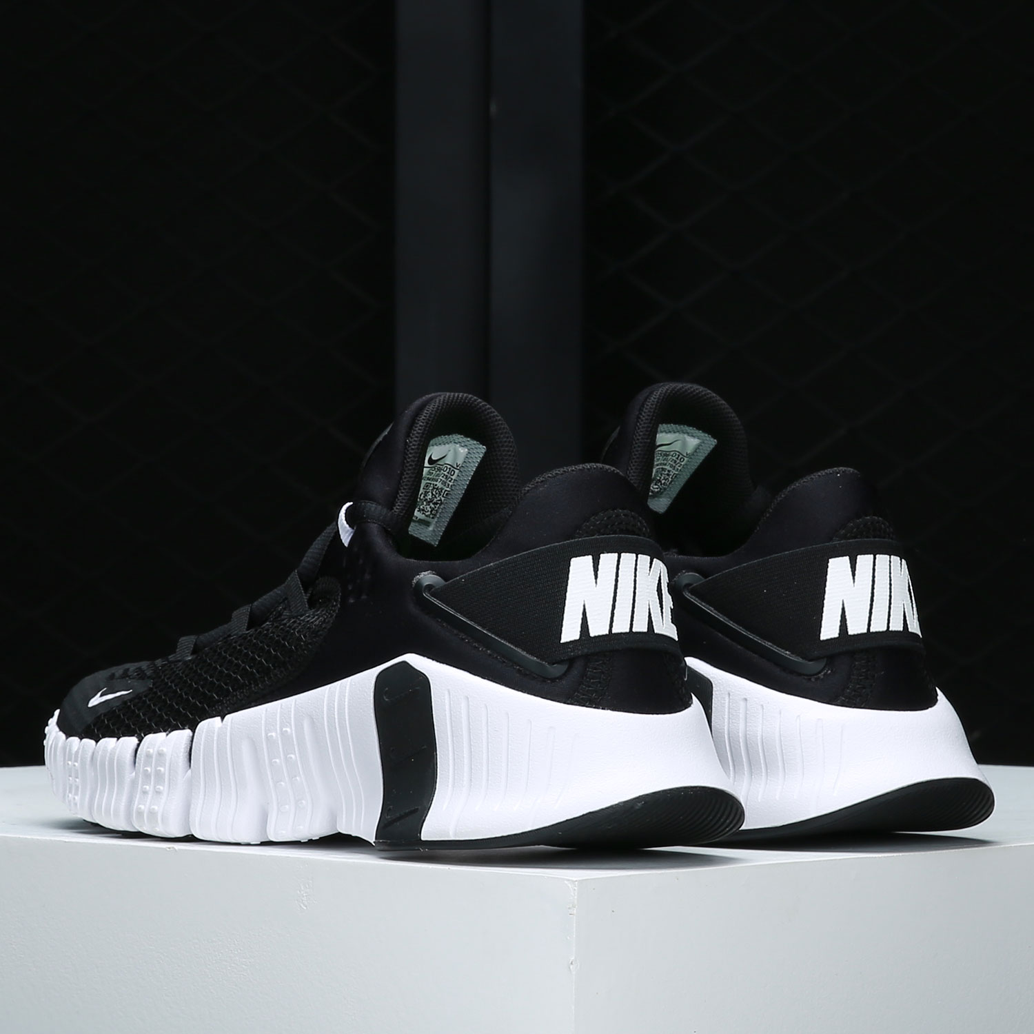 Nike Authentic Women's Free Me - مراجعة Women Shoes Nike وسعره