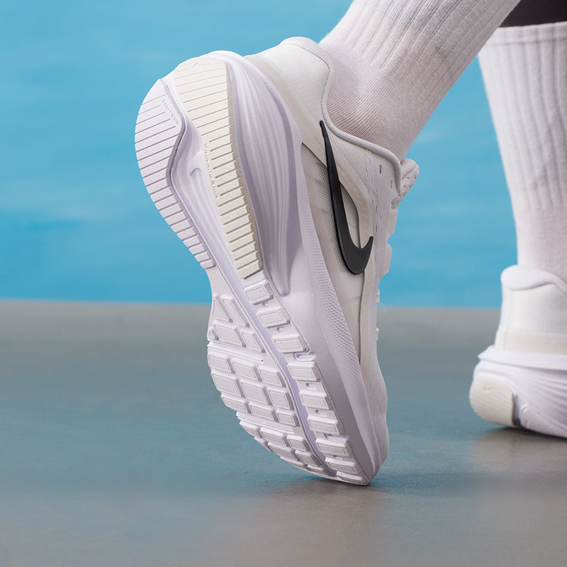 Nike Women's Sports Shoes Down - مراجعة Women Shoes Nike وسعره